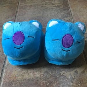 BT21 BTS Koya Slippers